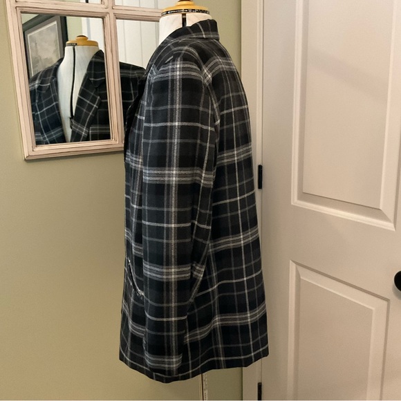 V.I.PETITES, BLACK & WHITE PLAID BLAZER, SIZE: L - Picture 3 of 10